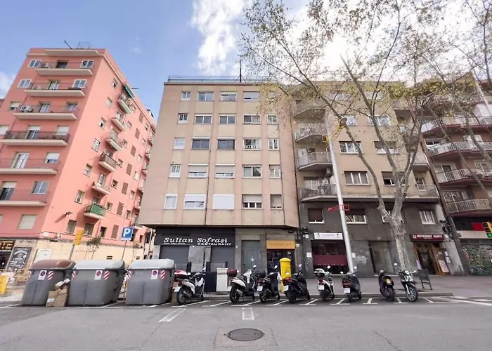 Bebarceloner Sant Andreu Apartments - 3 Bedrooms