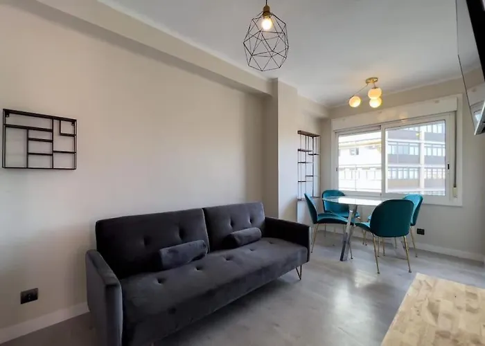 Bebarceloner Sant Andreu Apartments - 3 Bedrooms